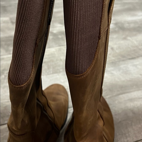 Timberland woman’s size 10 brown leather tall boot with ortholite sole - Picture 4 of 9